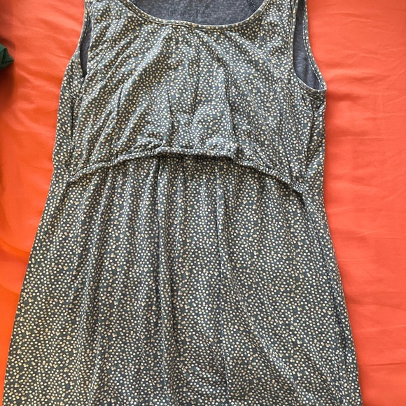 Latched mama XS shirt bundle. - Picture 2 of 8